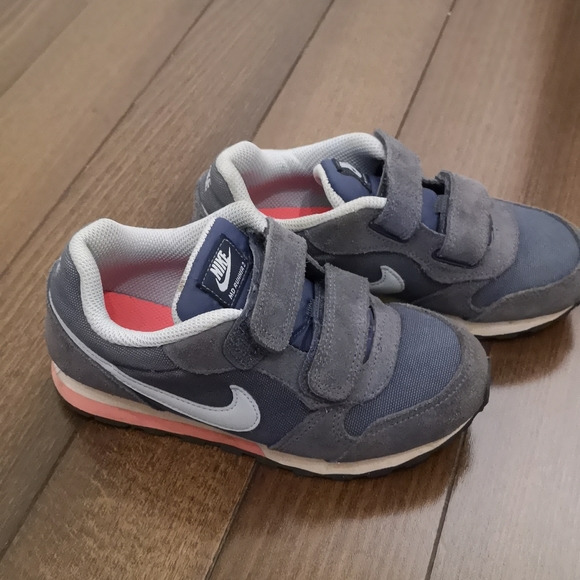 Nike MD Runner 2 Psv - boys size Eur 28 - Picture 15 of 15